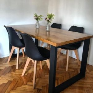 Mesa de comedor de estilo industrial de madera maciza