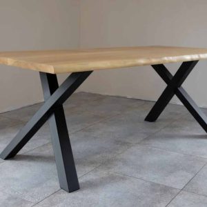 Mesa de comedor moderna de madera maciza